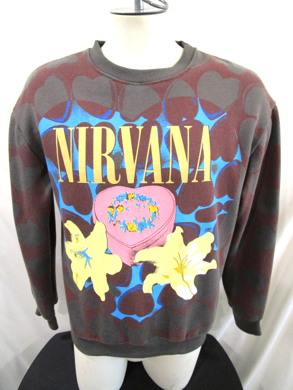 HBAT Nirvana Heart Shaped Box Gray Crewneck Pullover Sweatshirt Men Sz L